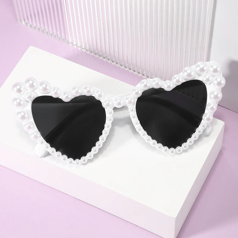 New In Luxury Fine Shimmering Love Pearl Sun Glasses Women Heart Glasses Casual Bling Sunglasses Lentes De Sol Mujer