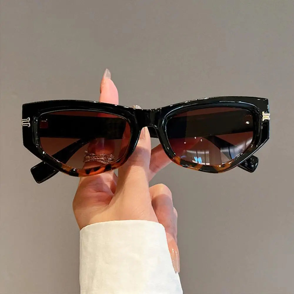 Vintage Cat Eye Sunglasses for Women New in Fashion Gradient Women Black Shades Trendy Chic Luxury Brand Designer Sun Glasses